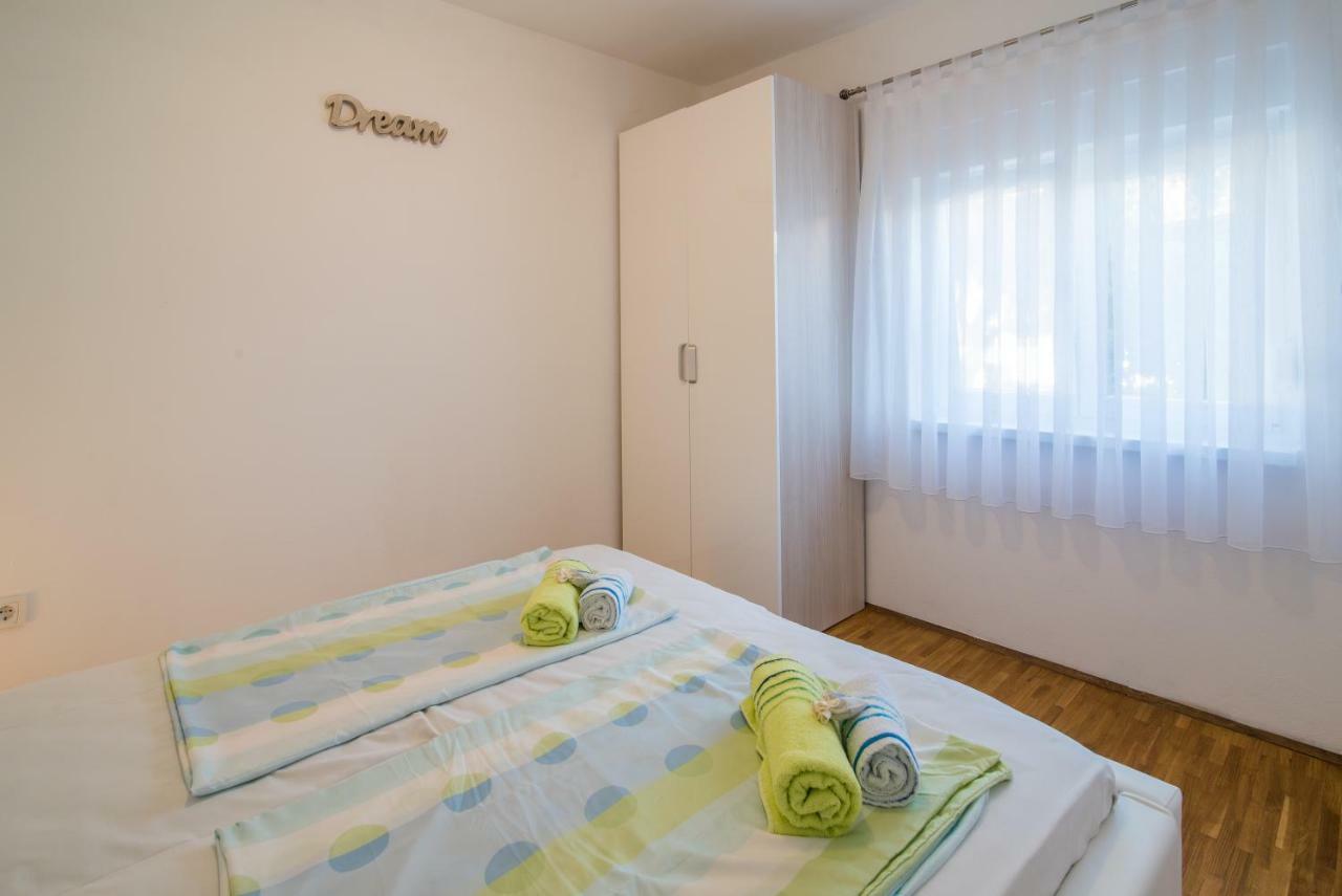 Apartments Braut Krk كرك المظهر الخارجي الصورة