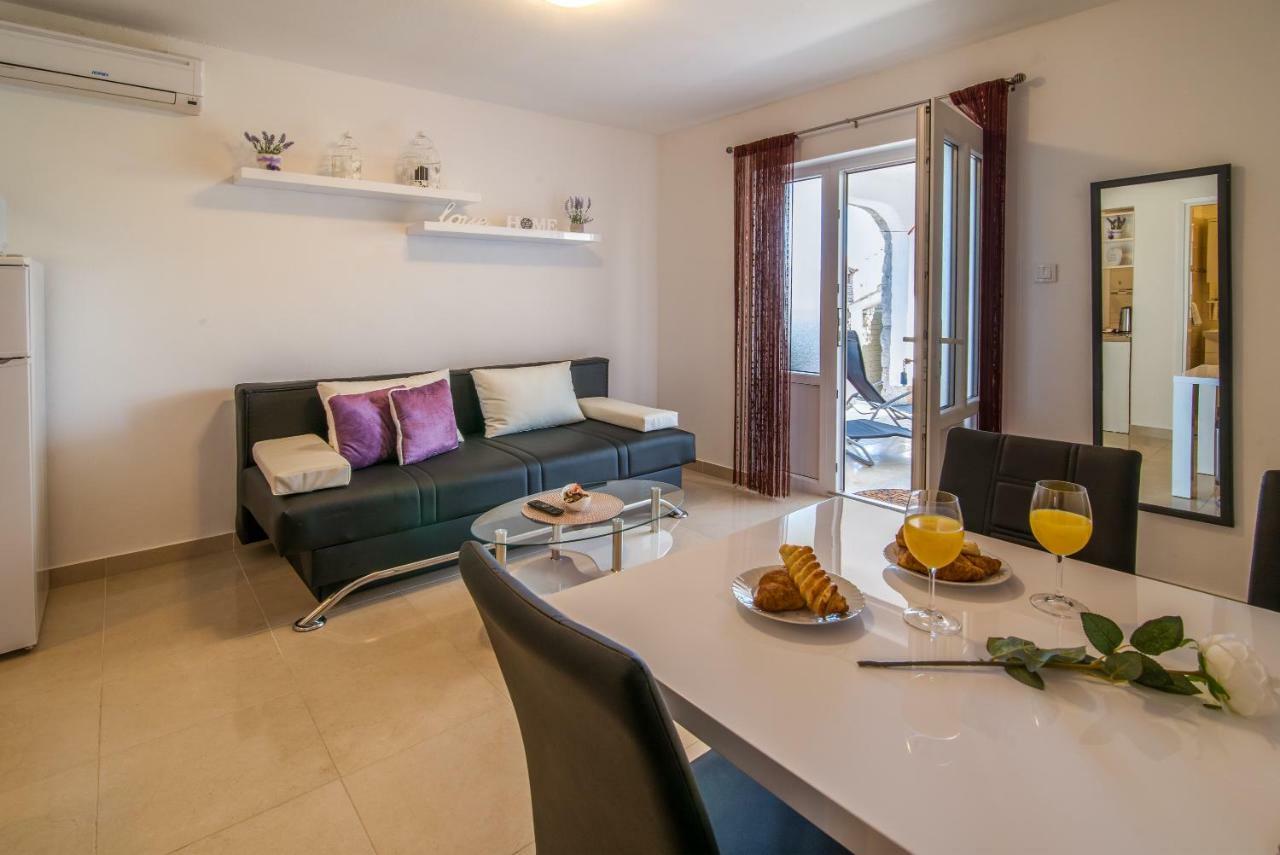 Apartments Braut Krk كرك المظهر الخارجي الصورة