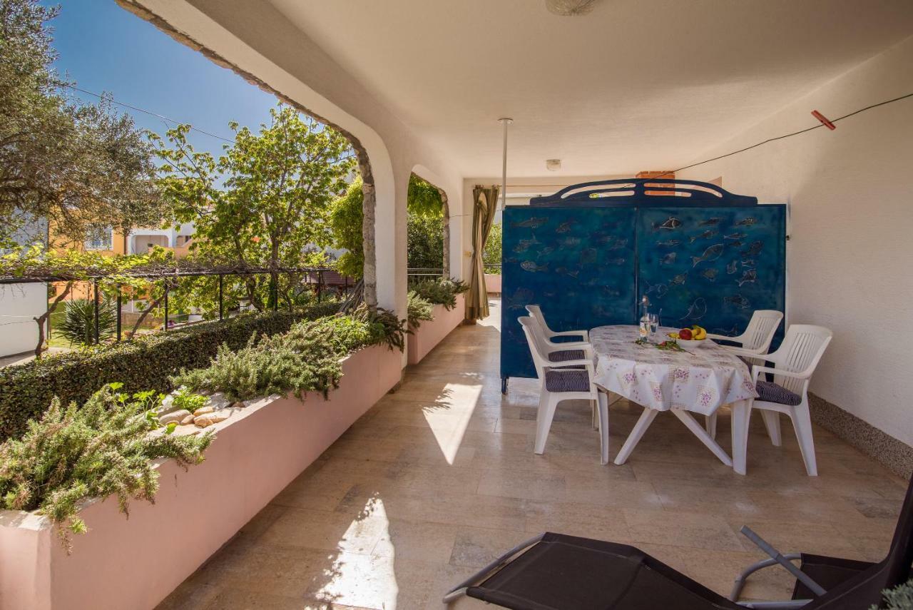 Apartments Braut Krk كرك المظهر الخارجي الصورة
