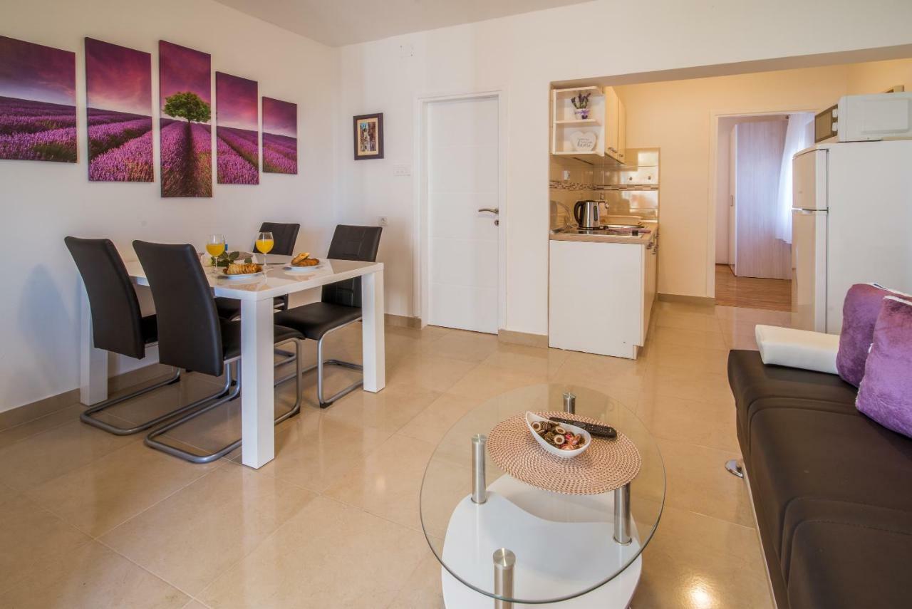 Apartments Braut Krk كرك المظهر الخارجي الصورة