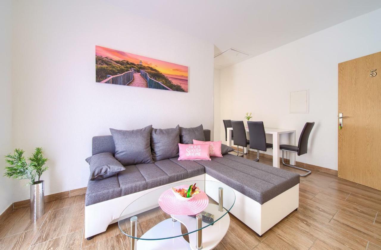 Apartments Braut Krk كرك المظهر الخارجي الصورة